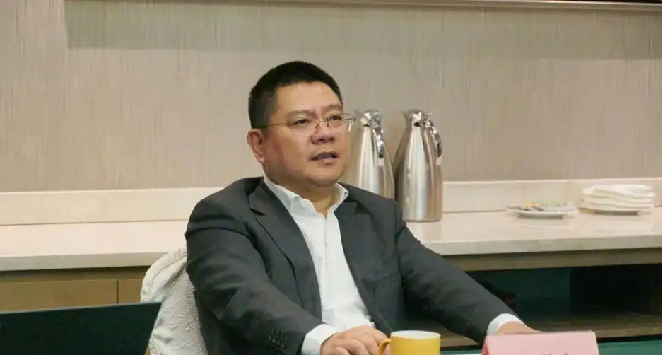 Doanh nhân nghìn tỷ tự tin đến công trường làm công nhân nhưng ngày đầu đã suýt bị đuổi việc: “Chưa thấy ai kém như anh”- Ảnh 1. Doanh nhân nghìn tỷ tự tin đến công trường làm công nhân nhưng ngày đầu đã suýt bị đuổi việc: “Chưa thấy ai kém như anh”- Ảnh 1.