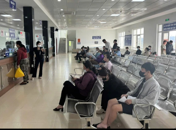 TP HCM: Người dân khu vực Bình Dương (cũ) cần lưu ý gì khi làm hồ sơ cấp đổi giấy phép lái xe?- Ảnh 1. TP HCM: Người dân khu vực Bình Dương (cũ) cần lưu ý gì khi làm hồ sơ cấp đổi giấy phép lái xe?- Ảnh 1.