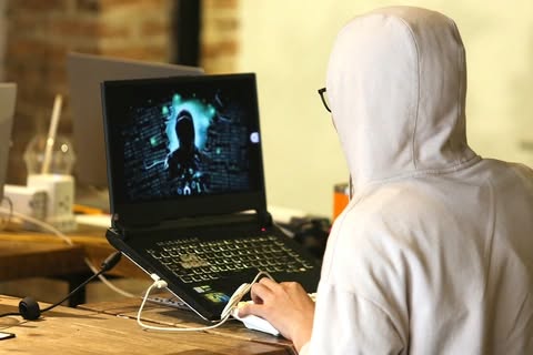 Giải mã chiêu trò 'bắt cóc online' đòi tiền chuộc khiến hàng loạt người trẻ sập bẫy- Ảnh 1. Giải mã chiêu trò 'bắt cóc online' đòi tiền chuộc khiến hàng loạt người trẻ sập bẫy- Ảnh 1.
