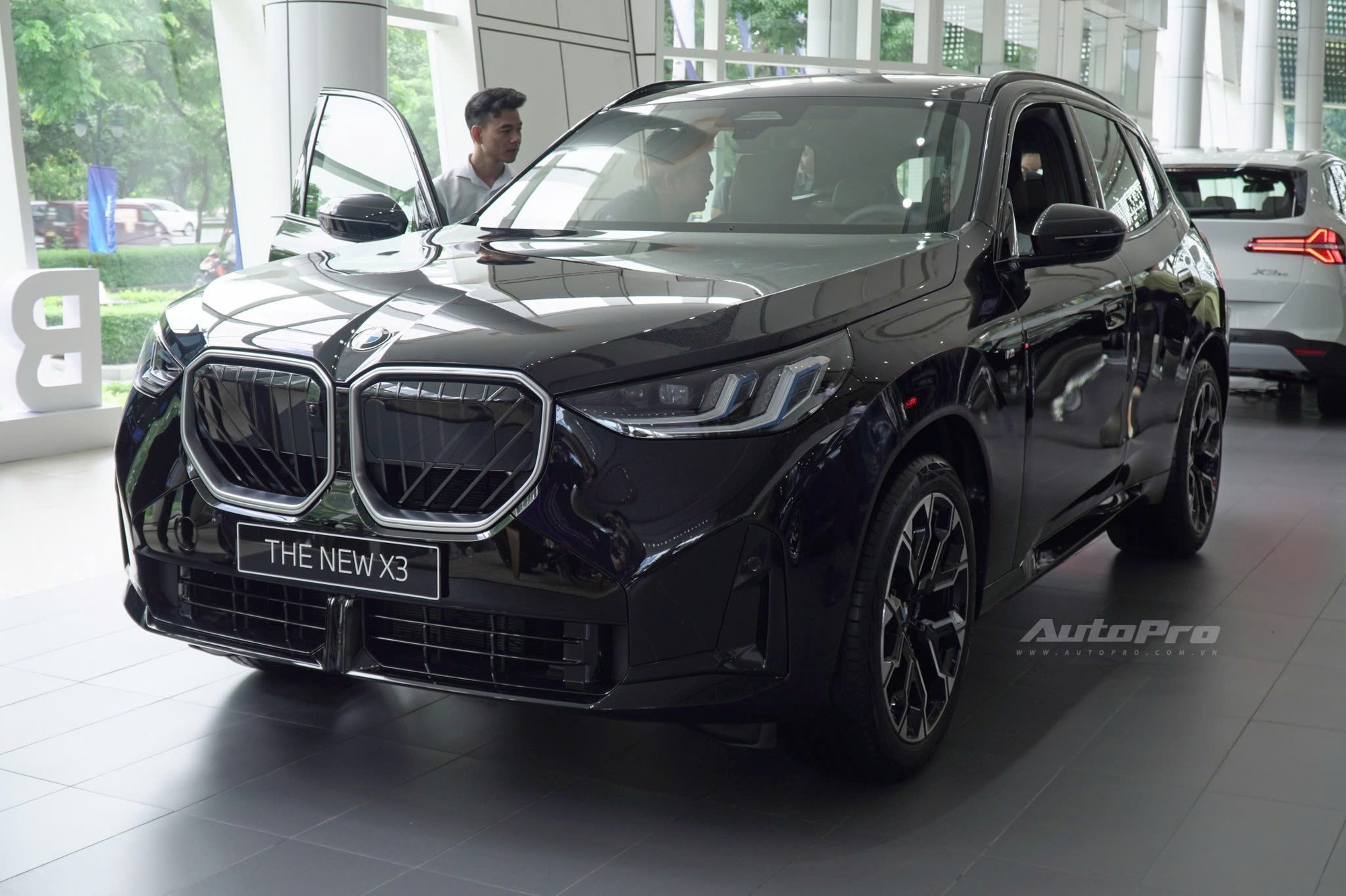 BMW X3 tăng giá hơn 300 triệu đồng nhưng vẫn rẻ hơn GLC 300, thêm cảnh báo điểm mù- Ảnh 4. BMW X3 tăng giá hơn 300 triệu đồng nhưng vẫn rẻ hơn GLC 300, thêm cảnh báo điểm mù- Ảnh 4.
