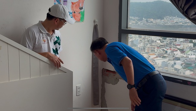 TP HCM: Khảo sát căn hộ tầng 16 có vết nứt lớn ở chung cư 34 tầng- Ảnh 1. TP HCM: Khảo sát căn hộ tầng 16 có vết nứt lớn ở chung cư 34 tầng- Ảnh 1.