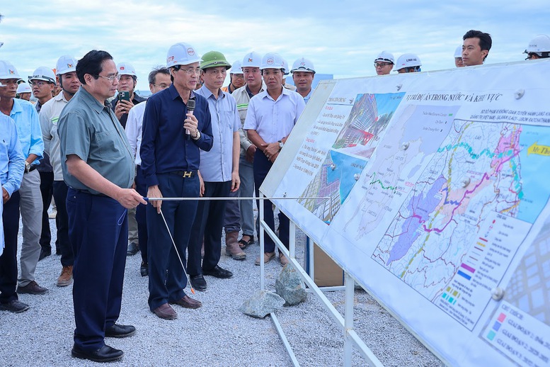 Thủ tướng đánh giá cao định hướng xây dựng hệ sinh thái hàng không ở Quảng Trị, yêu cầu hoàn thành giai đoạn 1 sân bay trước tháng 7/2026- Ảnh 3. Thủ tướng đánh giá cao định hướng xây dựng hệ sinh thái hàng không ở Quảng Trị, yêu cầu hoàn thành giai đoạn 1 sân bay trước tháng 7/2026- Ảnh 3.