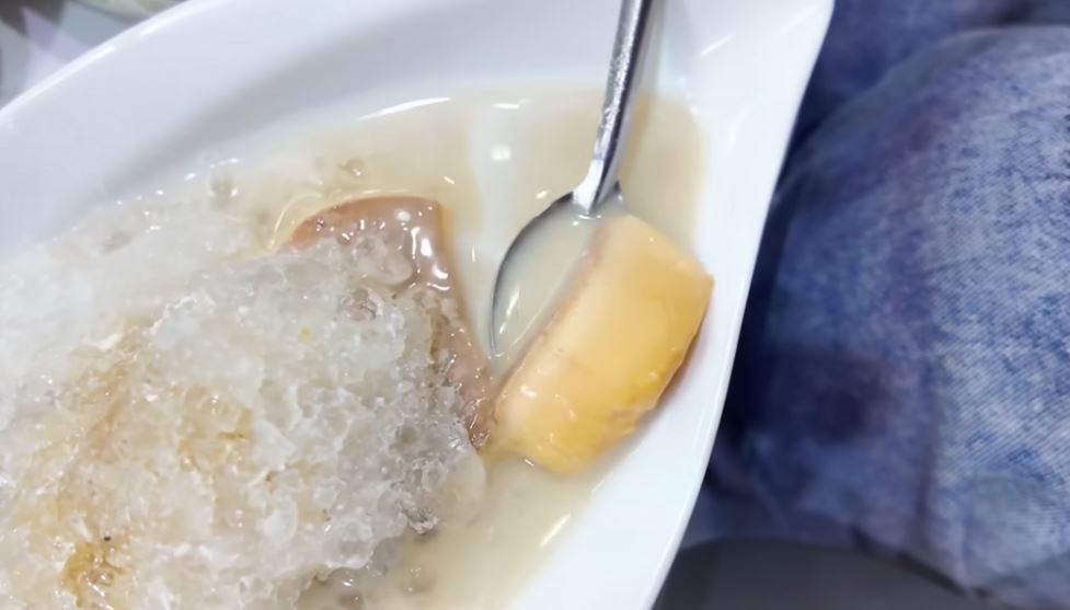 Khách Trung Quốc xuýt xoa trước một món vỉa hè ở Việt Nam, nói “mỗi lần có thể ăn 40 cái”- Ảnh 2. Khách Trung Quốc xuýt xoa trước một món vỉa hè ở Việt Nam, nói “mỗi lần có thể ăn 40 cái”- Ảnh 2.