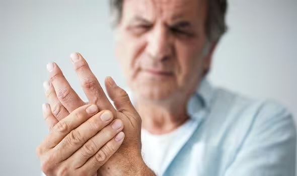 Khi mỡ "xâm lấn" và tàn phá gan, cơ thể sẽ sưng ở 5 chỗ: Có 1 cũng cần đi khám gấp- Ảnh 1. Khi mỡ "xâm lấn" và tàn phá gan, cơ thể sẽ sưng ở 5 chỗ: Có 1 cũng cần đi khám gấp- Ảnh 1.