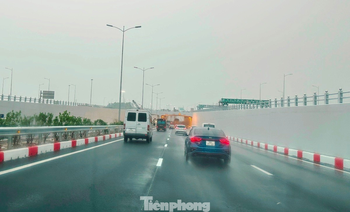 Hình ảnh xe qua nút giao ngầm trên cao tốc Cầu Giẽ - Ninh Bình vừa vận hành- Ảnh 4. Hình ảnh xe qua nút giao ngầm trên cao tốc Cầu Giẽ - Ninh Bình vừa vận hành- Ảnh 4.