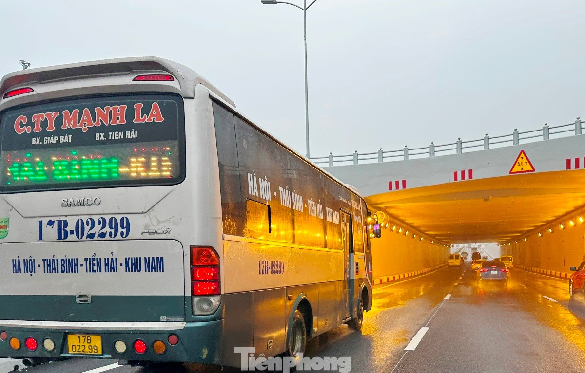 Hình ảnh xe qua nút giao ngầm trên cao tốc Cầu Giẽ - Ninh Bình vừa vận hành- Ảnh 5. Hình ảnh xe qua nút giao ngầm trên cao tốc Cầu Giẽ - Ninh Bình vừa vận hành- Ảnh 5.