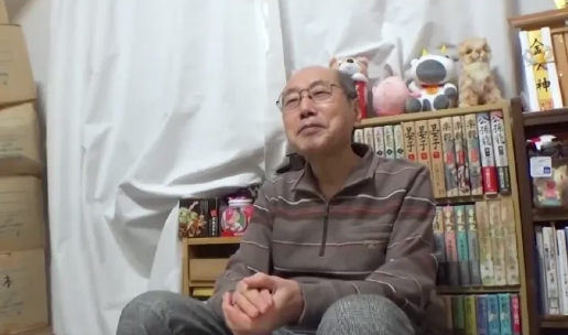 "Thần chứng khoán" Nhật Bản 75 tuổi: Từng đầu tư 900 cổ phiếu, tài sản hơn 2.100 tỷ đồng nhưng không tiêu tiền suốt 10 năm, sống bằng "ưu đãi" đặc biệt không ai ngờ- Ảnh 1.