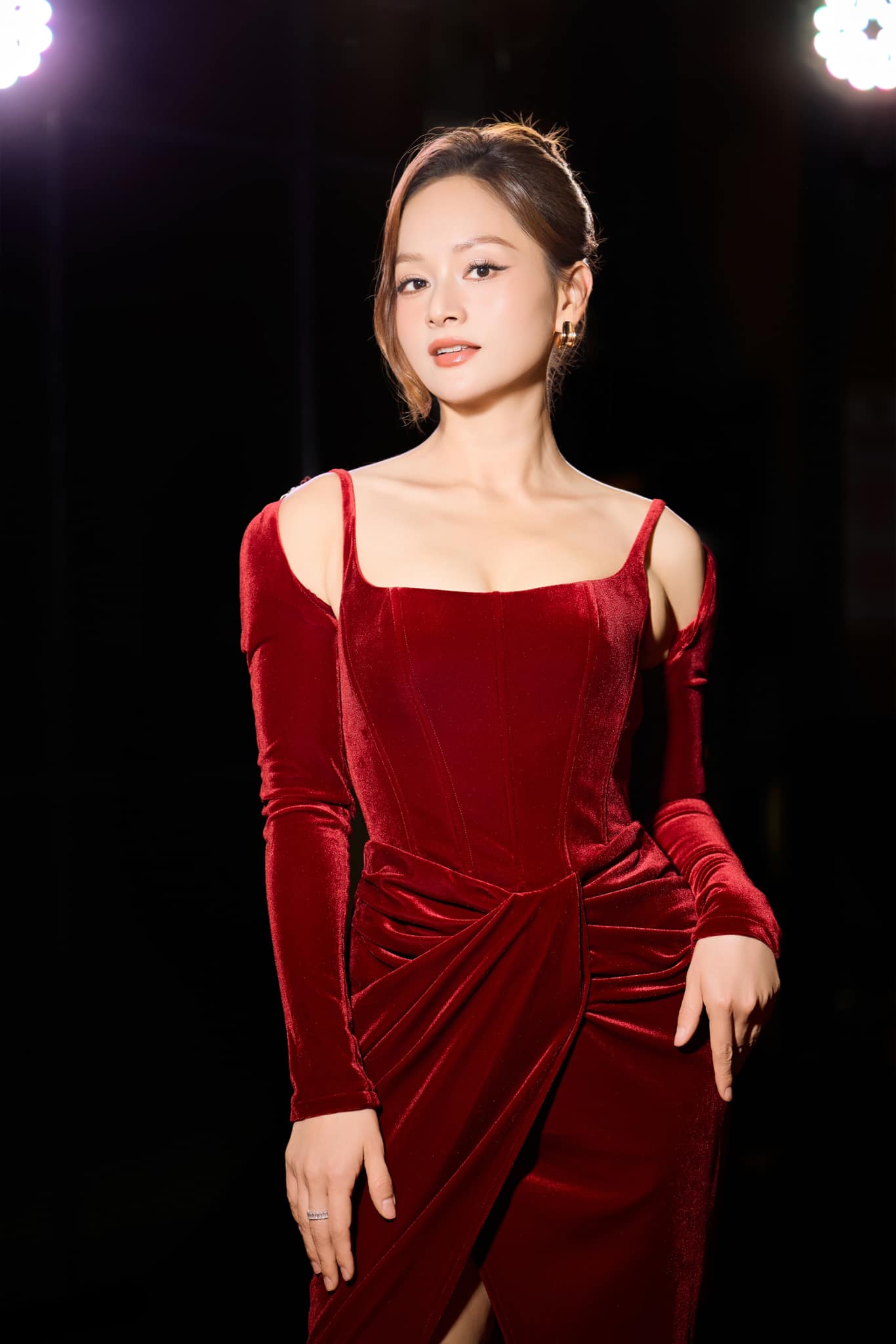 Lan Phương nộp đơn ly hôn chồng Tây: "Tôi nhận ra mọi thứ, cảm giác ấy nghĩ lại vẫn rùng mình"- Ảnh 3. Lan Phương nộp đơn ly hôn chồng Tây: "Tôi nhận ra mọi thứ, cảm giác ấy nghĩ lại vẫn rùng mình"- Ảnh 3.
