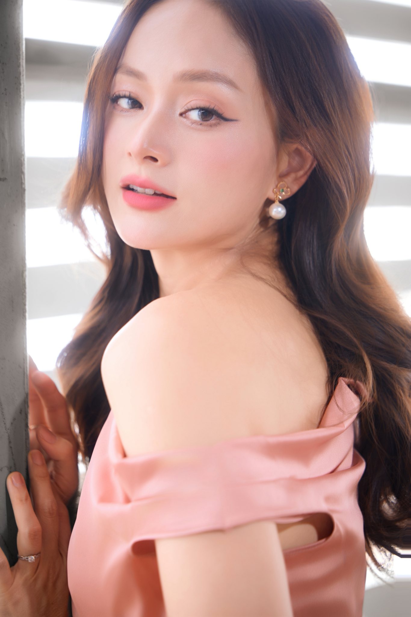 Lan Phương nộp đơn ly hôn chồng Tây: "Tôi nhận ra mọi thứ, cảm giác ấy nghĩ lại vẫn rùng mình"- Ảnh 1. Lan Phương nộp đơn ly hôn chồng Tây: "Tôi nhận ra mọi thứ, cảm giác ấy nghĩ lại vẫn rùng mình"- Ảnh 1.