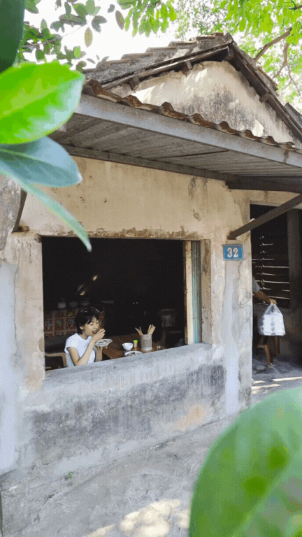 Quán bánh ướt 35 năm tuổi bên ngoài nhìn xập xệ nhưng lại ngon và rẻ không đâu bằng, đi Huế mấy lần mới biết- Ảnh 15. Quán bánh ướt 35 năm tuổi bên ngoài nhìn xập xệ nhưng lại ngon và rẻ không đâu bằng, đi Huế mấy lần mới biết- Ảnh 15.