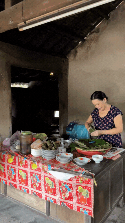 Quán bánh ướt 35 năm tuổi bên ngoài nhìn xập xệ nhưng lại ngon và rẻ không đâu bằng, đi Huế mấy lần mới biết- Ảnh 20. Quán bánh ướt 35 năm tuổi bên ngoài nhìn xập xệ nhưng lại ngon và rẻ không đâu bằng, đi Huế mấy lần mới biết- Ảnh 20.