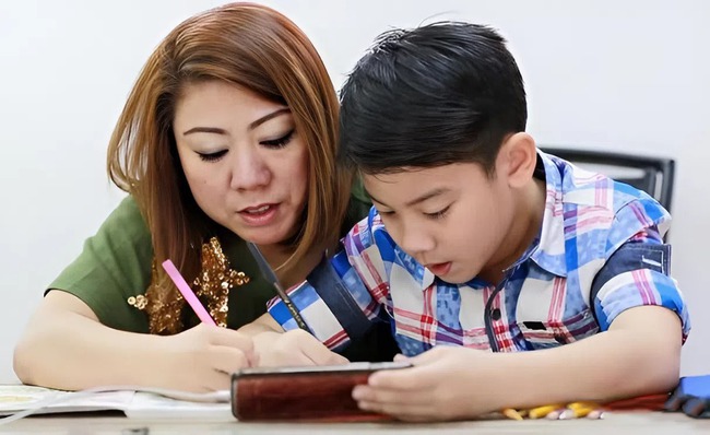 Không phải Toán, Văn, Anh, đây mới là môn mẹ Hà Nội dành 1 tiếng mỗi ngày dạy con vì: "Sẽ có lúc nó cứu mạng con tôi!"- Ảnh 4. Không phải Toán, Văn, Anh, đây mới là môn mẹ Hà Nội dành 1 tiếng mỗi ngày dạy con vì: "Sẽ có lúc nó cứu mạng con tôi!"- Ảnh 4.