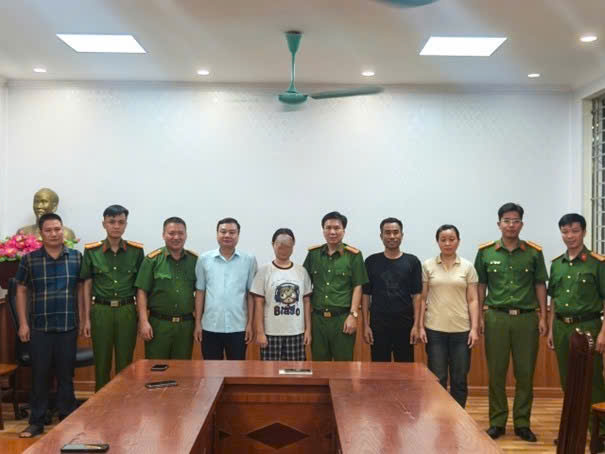 Hai nữ sinh sinh năm 2007 bỗng nhiên gọi điện cho gia đình và yêu cầu chuyển khoản 300 triệu đồng- Ảnh 1.