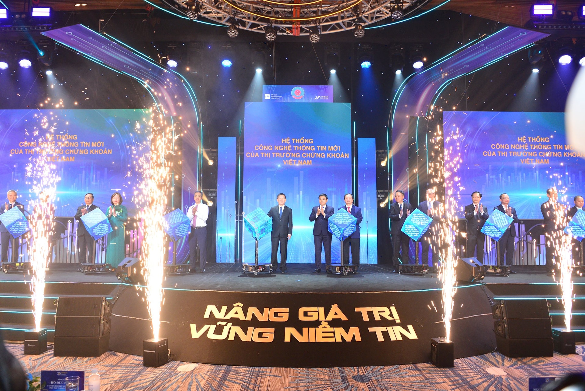 Bộ trưởng Nguyễn Văn Thắng nêu 5 nhiệm vụ trọng tâm của ngành chứng khoán, tin tưởng thị trường sớm được nâng hạng- Ảnh 1.