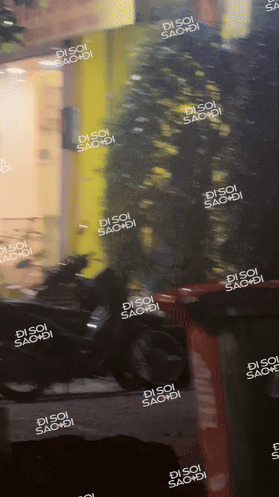 Độc quyền: "Tóm dính" vợ chồng Tóc Tiên giữa lúc nghi rạn nứt, Touliver có 1 hành động lộ rõ thái độ- Ảnh 6. Độc quyền: "Tóm dính" vợ chồng Tóc Tiên giữa lúc nghi rạn nứt, Touliver có 1 hành động lộ rõ thái độ- Ảnh 6.