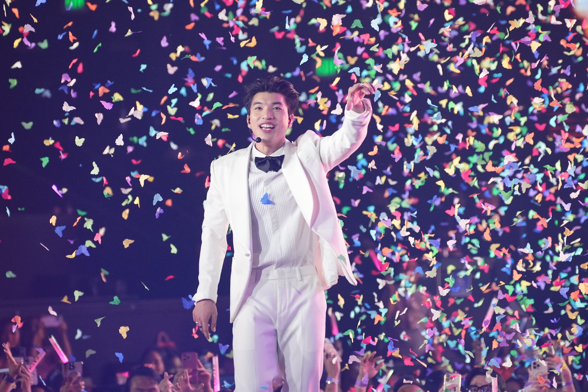 “Ông lớn giải trí” DatVietVAC “chơi lớn” tổ chức concert mang tầm quốc tế tại Mỹ, HIEUTHUHAI: “Tự hào được hát các ca khúc Việt”- Ảnh 5.