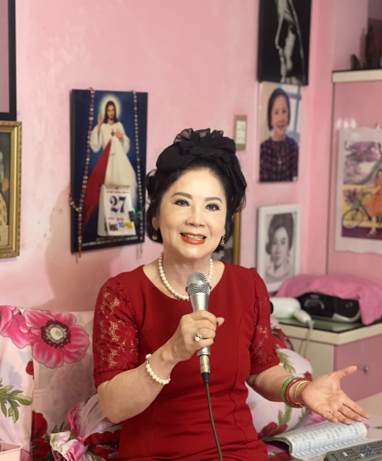 Nữ nghệ sĩ cầm về 1 vali tiền: "Tôi muốn mua bao nhà cũng được"- Ảnh 1. Nữ nghệ sĩ cầm về 1 vali tiền: "Tôi muốn mua bao nhà cũng được"- Ảnh 1.