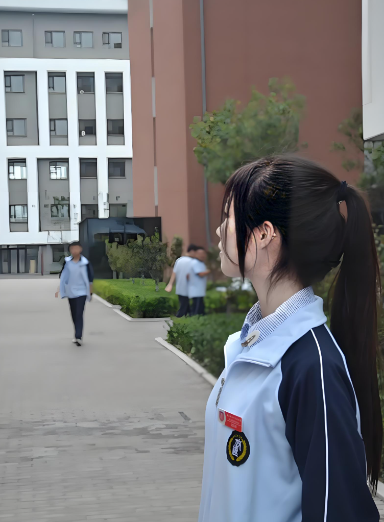 Nữ sinh nhận được giấy báo đỗ đại học danh tiếng, đóng học phí nhập học được 2 tháng thì nhà trường tuyên bố: “Em không đủ điều kiện vào trường”- Ảnh 1. Nữ sinh nhận được giấy báo đỗ đại học danh tiếng, đóng học phí nhập học được 2 tháng thì nhà trường tuyên bố: “Em không đủ điều kiện vào trường”- Ảnh 1.