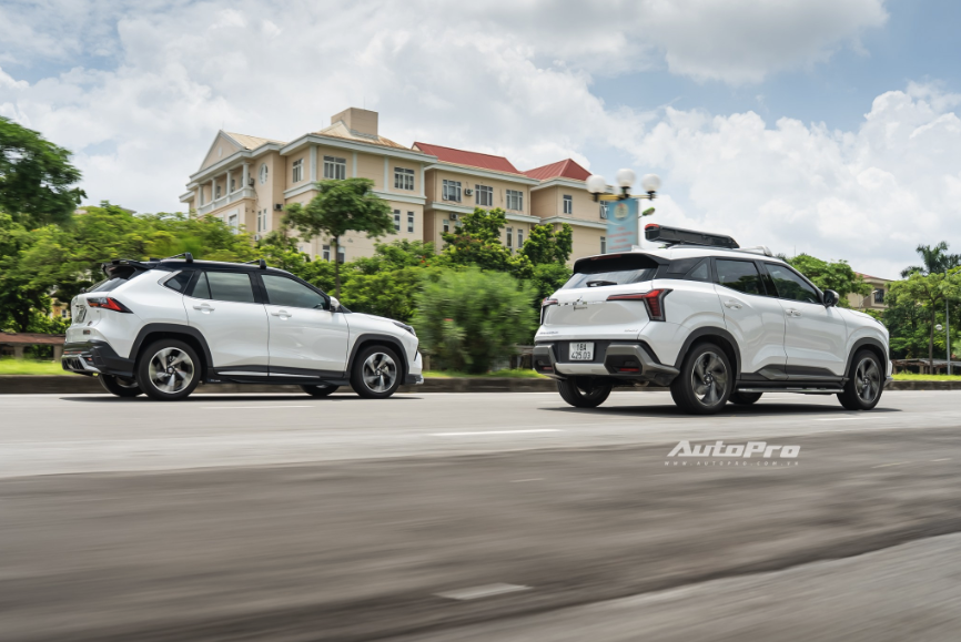 Đổi xe lái thử, hai chủ xe Mitsubishi Xforce và Toyota Yaris Cross bóc tách nhiều điểm khác biệt mà thông số không thể hiện được- Ảnh 11. Đổi xe lái thử, hai chủ xe Mitsubishi Xforce và Toyota Yaris Cross bóc tách nhiều điểm khác biệt mà thông số không thể hiện được- Ảnh 11.