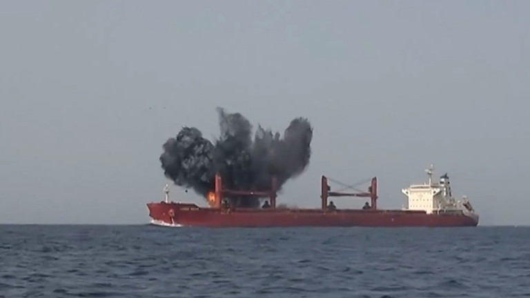 Houthi tuyên bố nhắm mục tiêu vào các tàu có liên quan đến Israel- Ảnh 1.