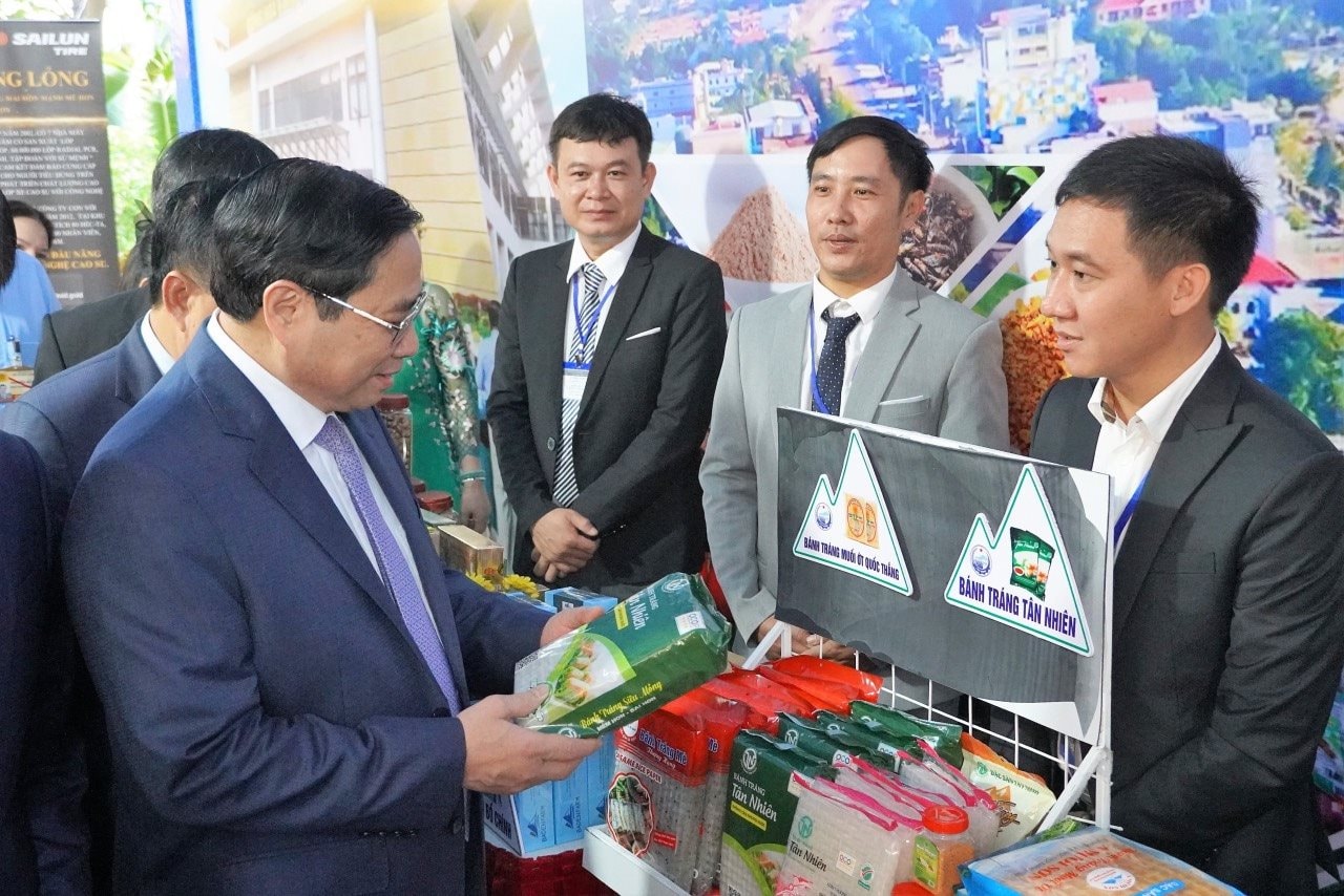 Từ cái 'chạm tay' của Thủ tướng đến những lô 'Bánh tráng Tây Ninh không nhúng nước' xuất đi 8 quốc gia- Ảnh 1. Từ cái 'chạm tay' của Thủ tướng đến những lô 'Bánh tráng Tây Ninh không nhúng nước' xuất đi 8 quốc gia- Ảnh 1.