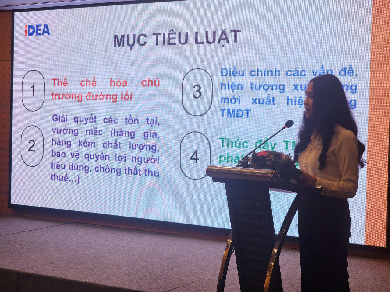 Hàng loạt quy định mới dành cho người livestream bán hàng- Ảnh 1.