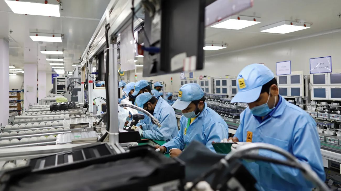 Lần đầu tiên trong lịch sử, Ấn Độ vượt Trung Quốc về smartphone xuất khẩu sang Mỹ- Ảnh 1.