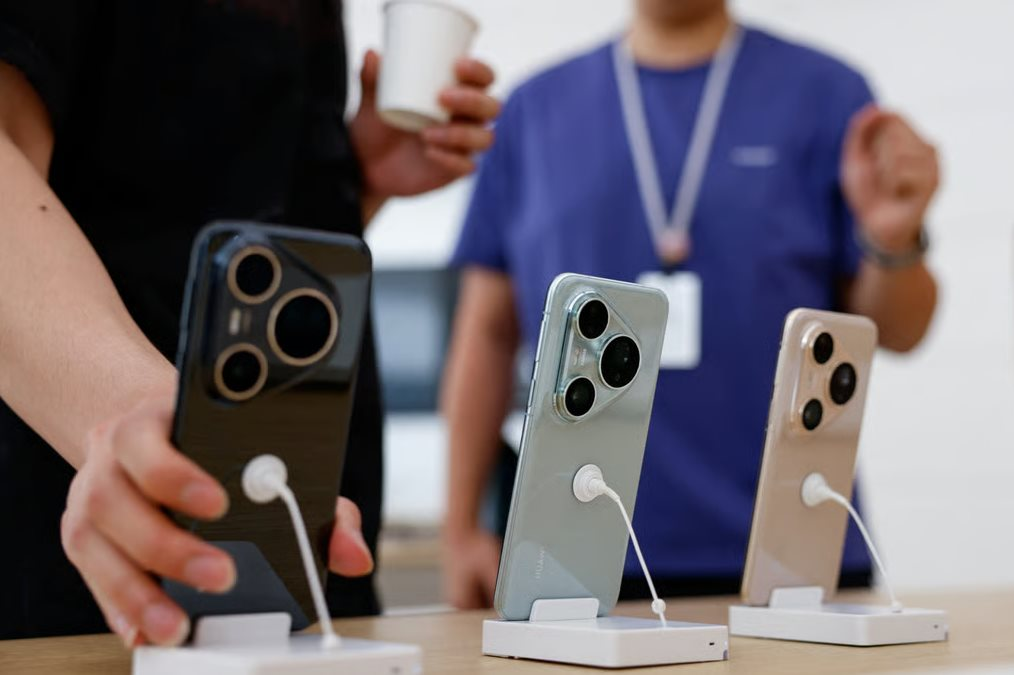 Chưa từng thấy: Apple đóng cửa hàng outlet đầu tiên tại Trung Quốc vì iPhone khó bán- Ảnh 2.