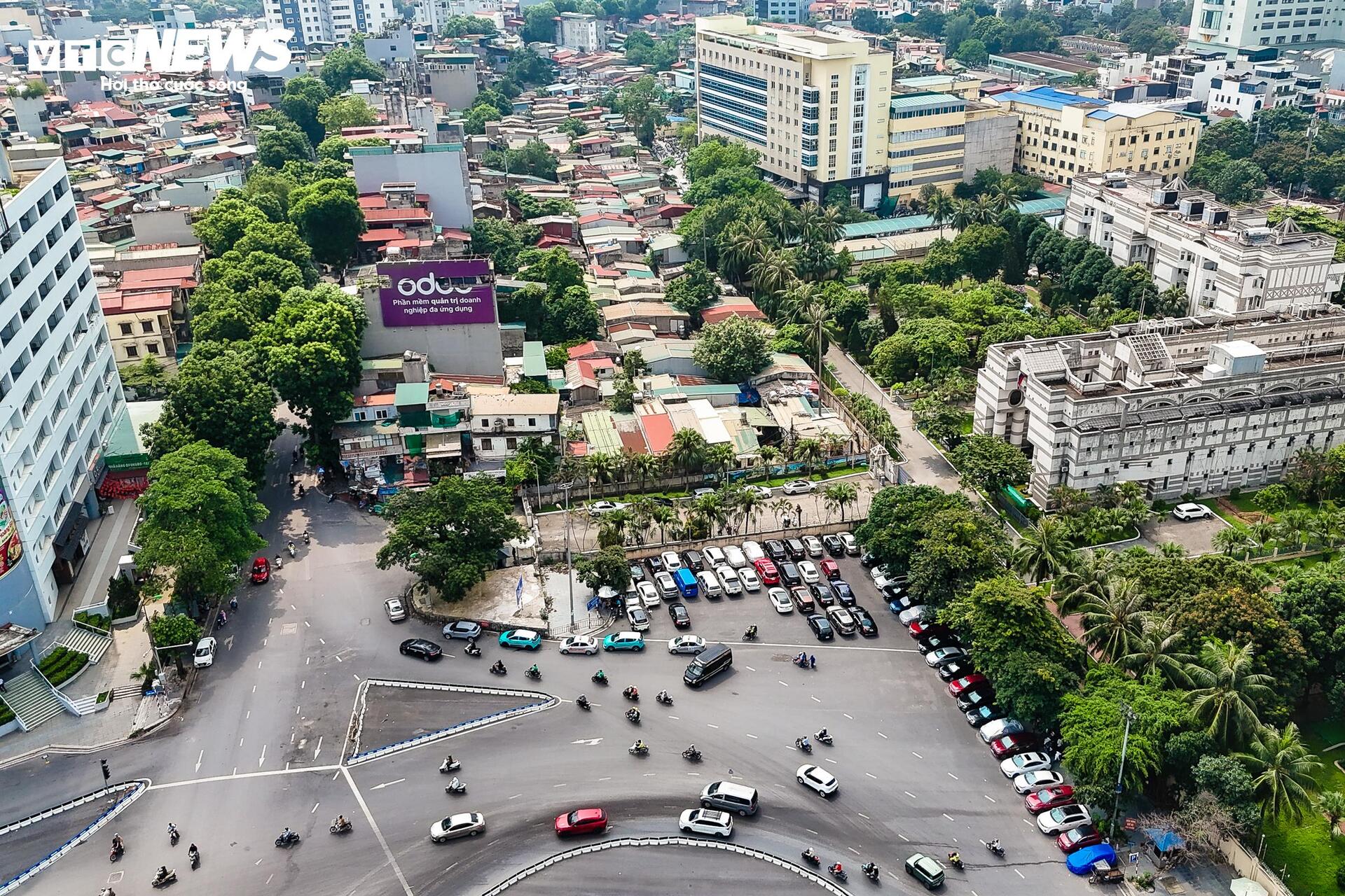 Hiện trạng 4 vị trí dự kiến làm bãi đỗ, trạm sạc xe điện ở Hà Nội- Ảnh 5. Hiện trạng 4 vị trí dự kiến làm bãi đỗ, trạm sạc xe điện ở Hà Nội- Ảnh 5.