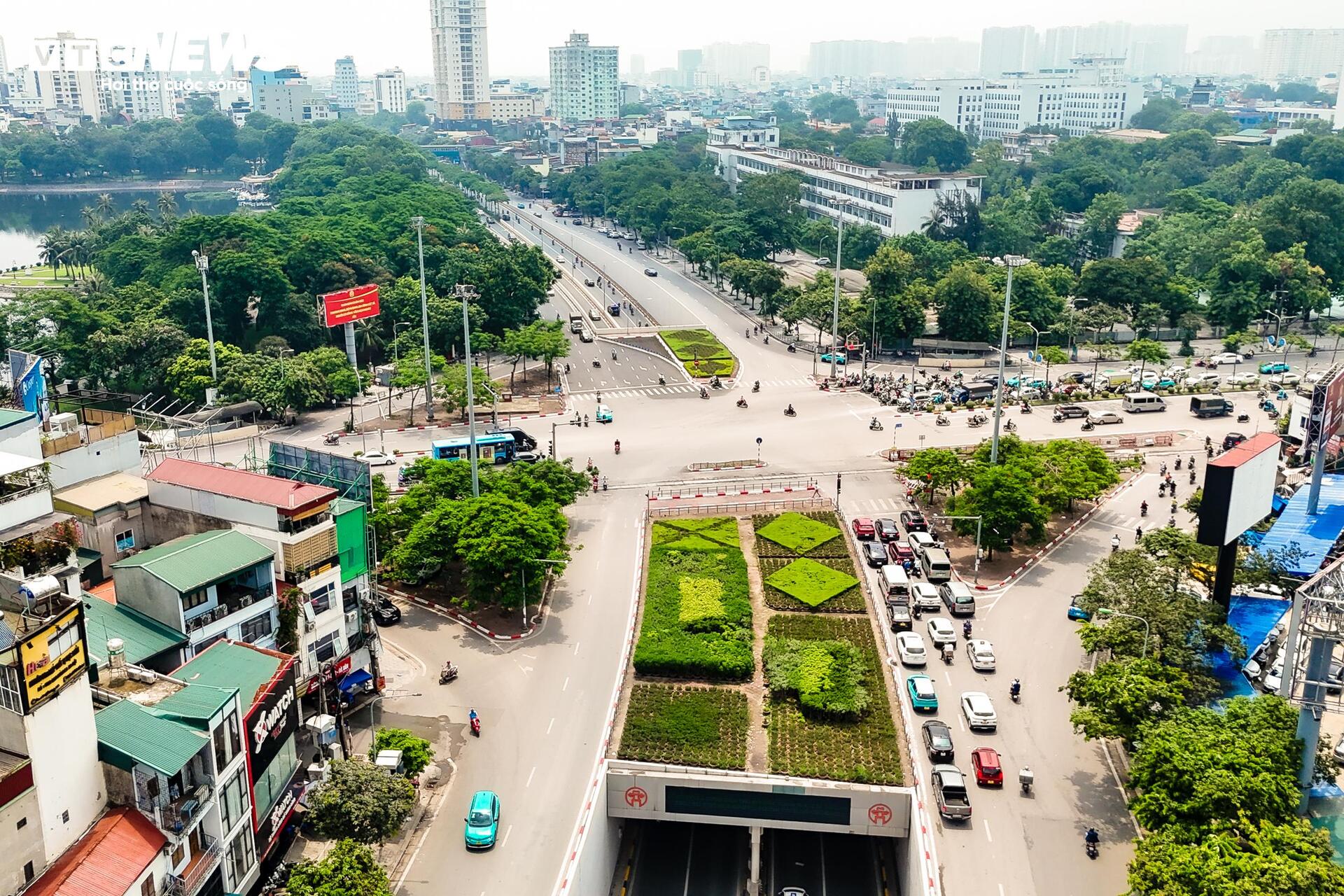 Hiện trạng 4 vị trí dự kiến làm bãi đỗ, trạm sạc xe điện ở Hà Nội- Ảnh 9. Hiện trạng 4 vị trí dự kiến làm bãi đỗ, trạm sạc xe điện ở Hà Nội- Ảnh 9.