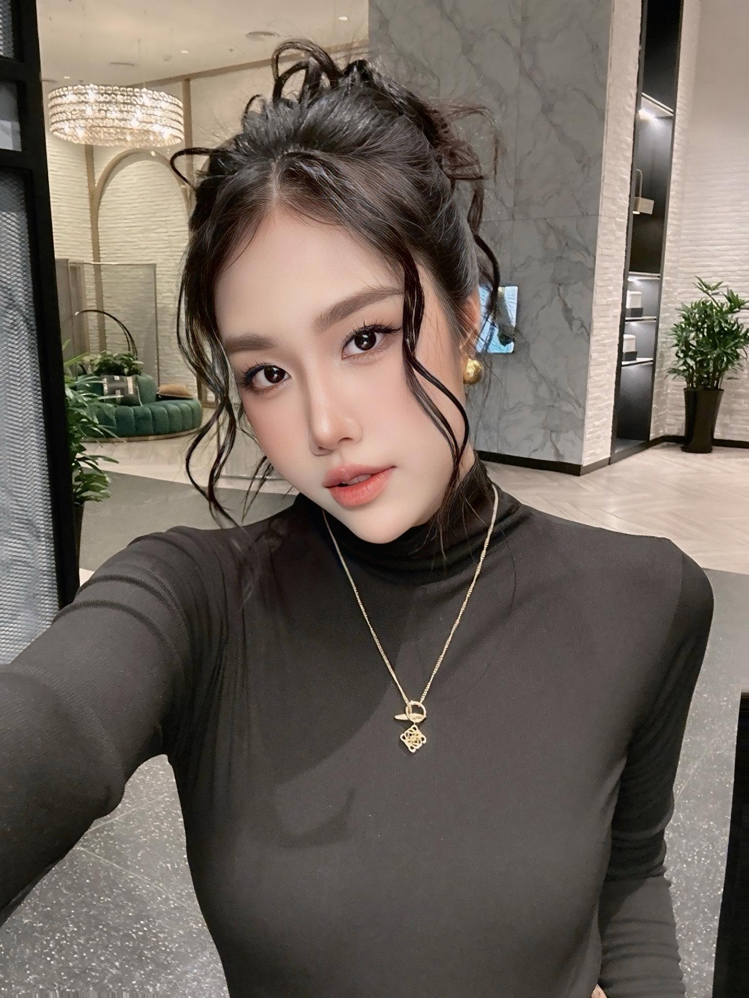 Nhan sắc mẹ đơn thân được nam nghệ sĩ đình đám 66 tuổi yêu say đắm, thưởng tiền lớn- Ảnh 3. Nhan sắc mẹ đơn thân được nam nghệ sĩ đình đám 66 tuổi yêu say đắm, thưởng tiền lớn- Ảnh 3.