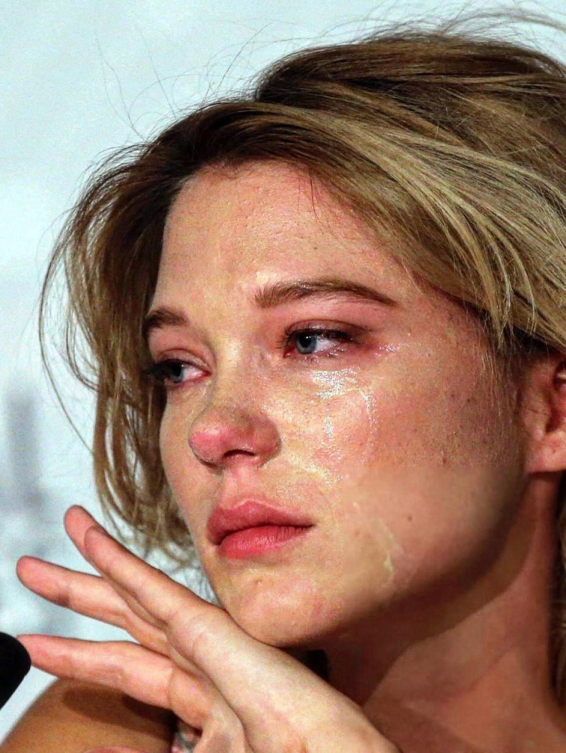 Kiếm đâu ra người thứ 2 khóc trôi cả nền vẫn đẹp tuyệt mỹ như cô gái này, bảo sao viral khắp toàn cầu- Ảnh 1.