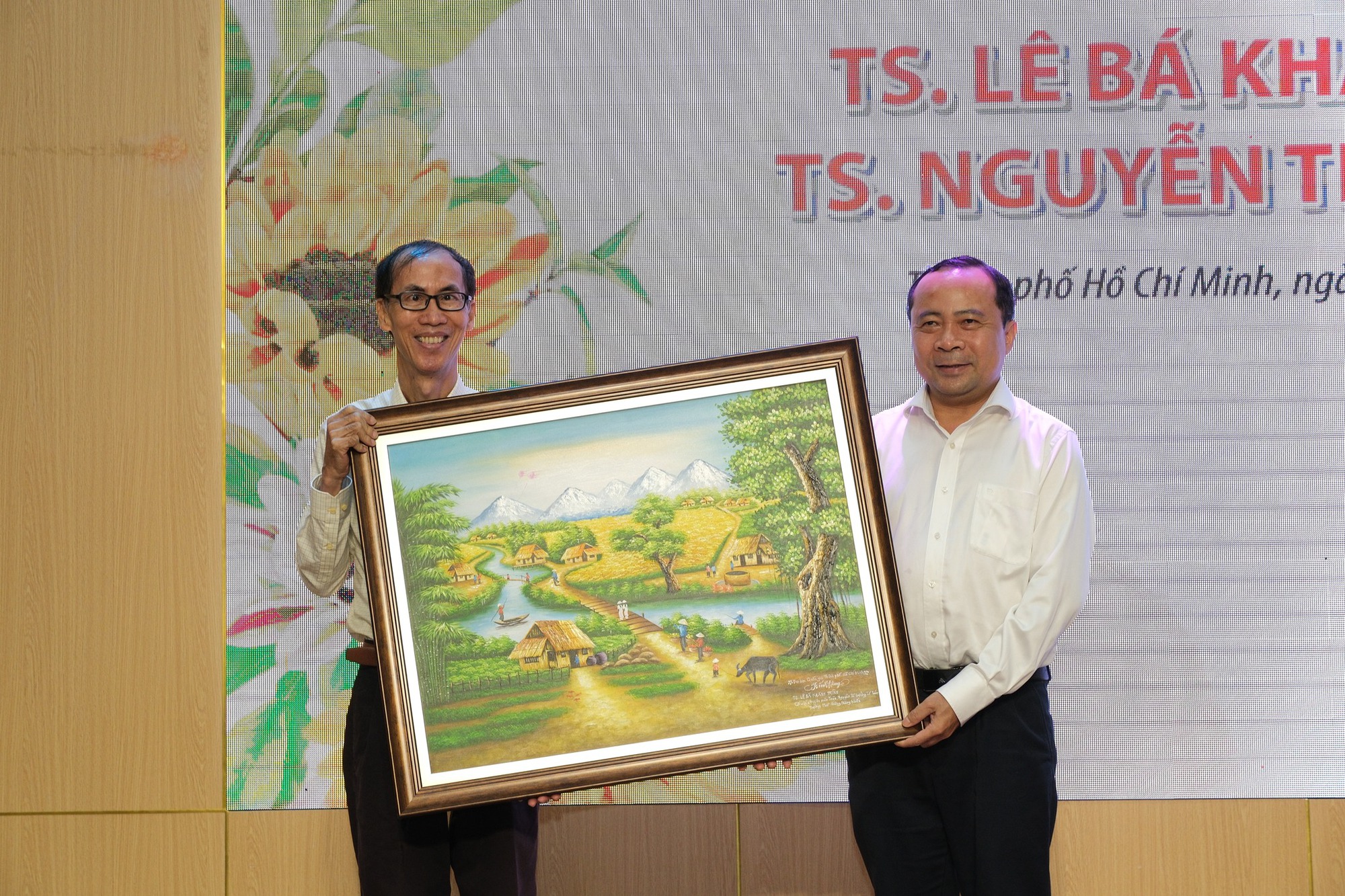 ‘Cậu bé vàng' của toán học Việt Nam vừa nghỉ hưu sau 40 năm: Là người Việt duy nhất đoạt giải đặc biệt Olympic toán quốc tế, dẫn dắt nhiều thế hệ học trò làm rạng danh đất nước- Ảnh 1. ‘Cậu bé vàng' của toán học Việt Nam vừa nghỉ hưu sau 40 năm: Là người Việt duy nhất đoạt giải đặc biệt Olympic toán quốc tế, dẫn dắt nhiều thế hệ học trò làm rạng danh đất nước- Ảnh 1.