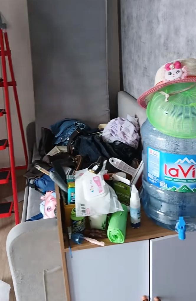 Người mẹ chán nản khi thấy con trai và con dâu 