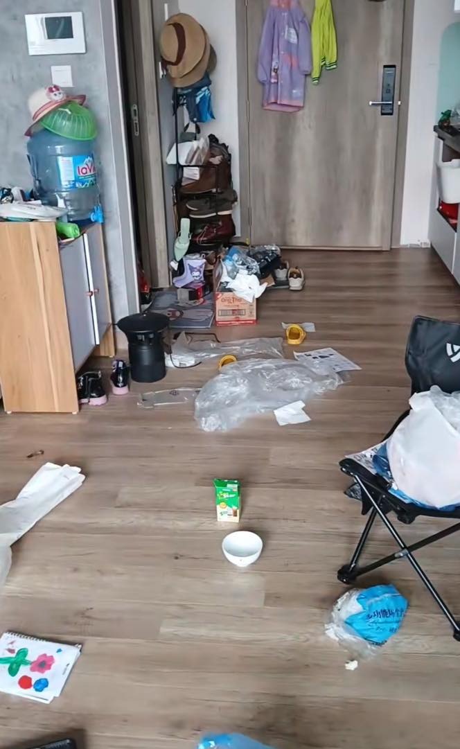 Người mẹ chán nản khi thấy con trai và con dâu 
