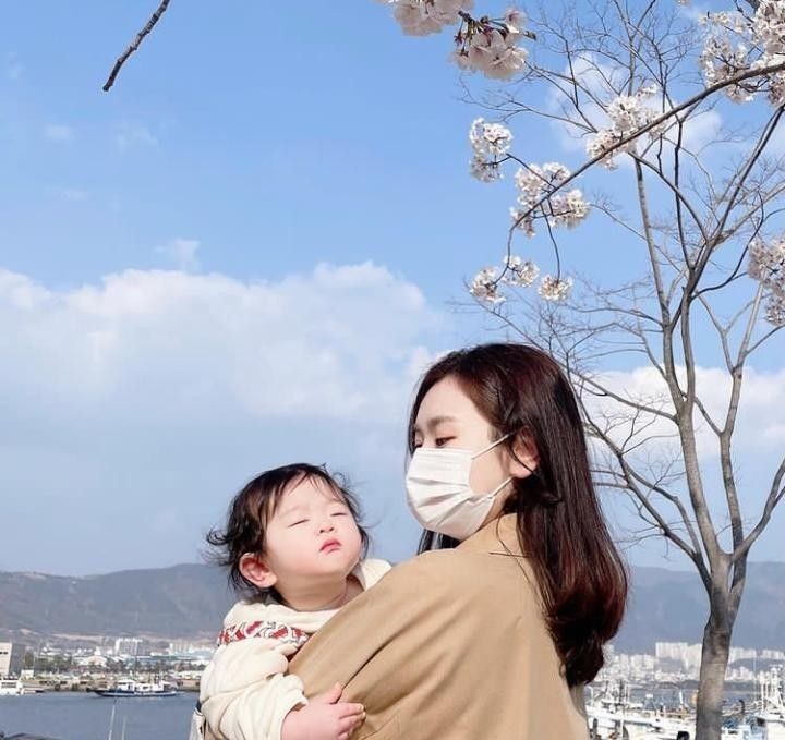 Nhà có "bình rượu mơ": Nuôi con gái không chỉ là xúng xính váy hoa, bố mẹ hãy dạy con điều này ngay từ khi con còn nhỏ- Ảnh 1.