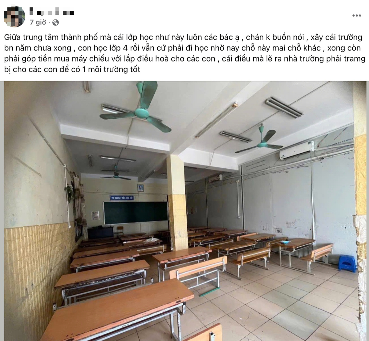 Đăng ảnh lớp học của con kèm chú thích Đăng ảnh lớp học của con kèm chú thích