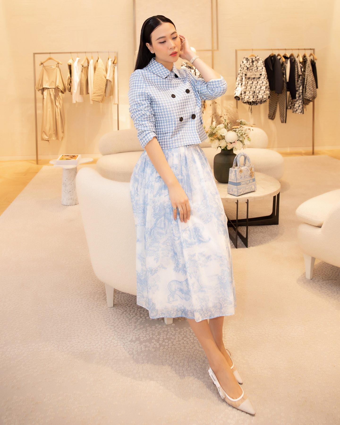 Người đẹp Vbiz làm dâu “gia tộc phố núi” giàu sang: Sống nhẹ nhàng, kín tiếng để vun vén tổ ấm, khéo nhất là cách cư xử với con riêng của chồng- Ảnh 3.