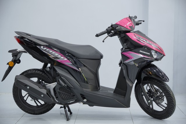 Honda có xe ga thể thao 'độc lạ', vừa cập bến Việt Nam: Màu mới cực cá tính, giá bán thế nào?- Ảnh 3. Honda có xe ga thể thao 'độc lạ', vừa cập bến Việt Nam: Màu mới cực cá tính, giá bán thế nào?- Ảnh 3.