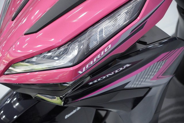 Honda có xe ga thể thao 'độc lạ', vừa cập bến Việt Nam: Màu mới cực cá tính, giá bán thế nào?- Ảnh 6. Honda có xe ga thể thao 'độc lạ', vừa cập bến Việt Nam: Màu mới cực cá tính, giá bán thế nào?- Ảnh 6.