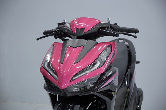 Honda có xe ga thể thao 'độc lạ', vừa cập bến Việt Nam: Màu mới cực cá tính, giá bán thế nào?- Ảnh 5. Honda có xe ga thể thao 'độc lạ', vừa cập bến Việt Nam: Màu mới cực cá tính, giá bán thế nào?- Ảnh 5.