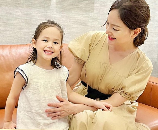 Có 1 Lan Phương học giỏi từ bé, đến khi làm mẹ lại dạy con đầy tinh tế và khéo léo đến nhường này!- Ảnh 1. Có 1 Lan Phương học giỏi từ bé, đến khi làm mẹ lại dạy con đầy tinh tế và khéo léo đến nhường này!- Ảnh 1.