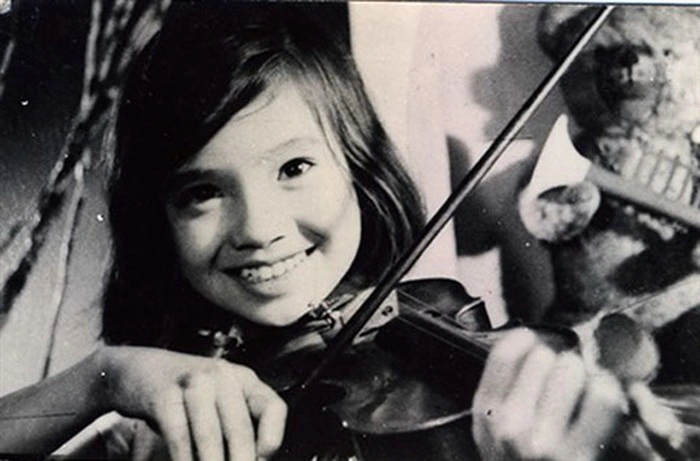 Nữ NSND bị chồng 2 hơn 14 tuổi khóa trái cửa không cho đi diễn, phải nói thẳng 1 câu mới êm xuôi- Ảnh 1.