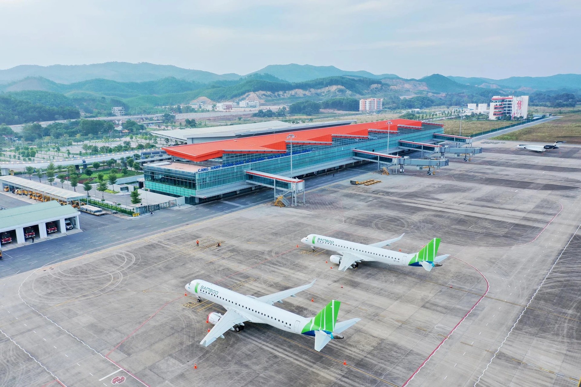 Đề xuất xây sân bay quốc tế mới cách Nội Bài 80km- Ảnh 1. Đề xuất xây sân bay quốc tế mới cách Nội Bài 80km- Ảnh 1.