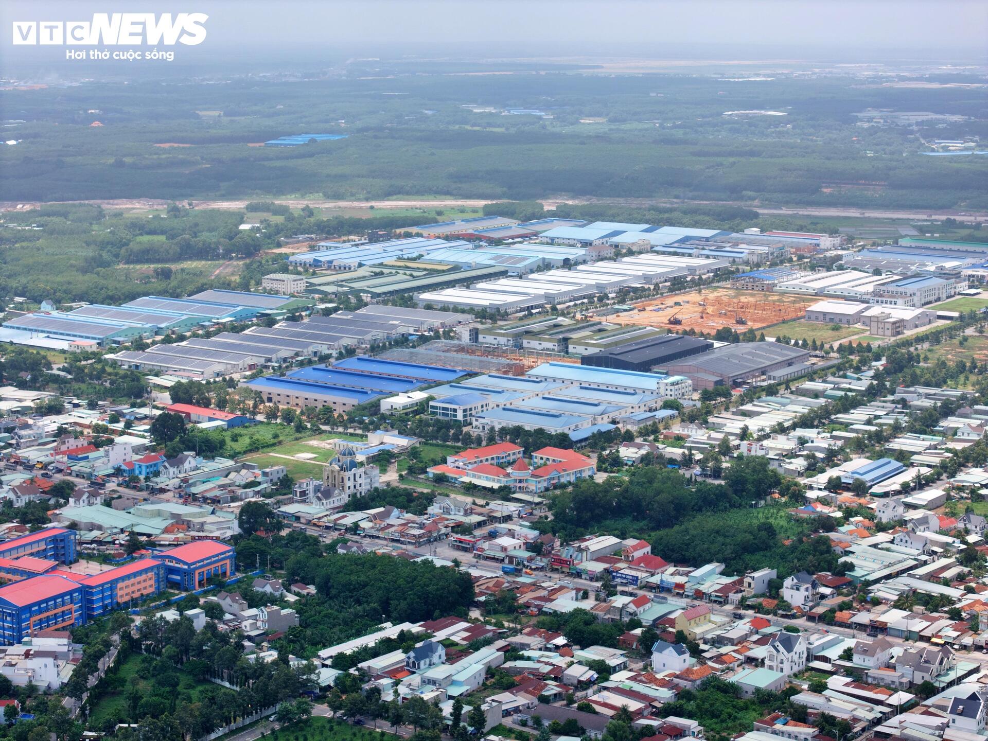 Cận cảnh 'siêu' phường có nhiều khu công nghiệp nhất cả nước- Ảnh 2.