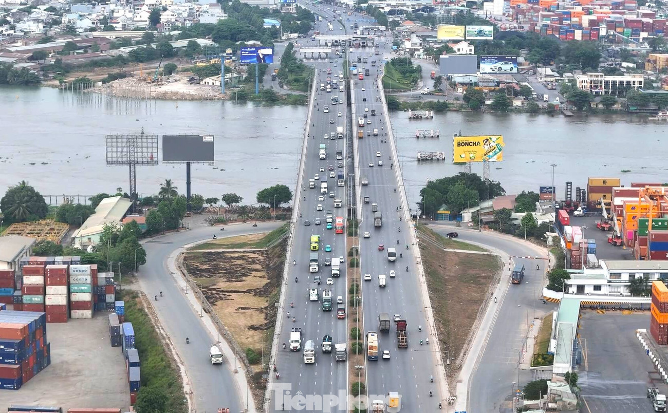 Cận cảnh công trình cầu vượt nút giao phức tạp nhất tuyến Vành đai 3 TPHCM- Ảnh 15. Cận cảnh công trình cầu vượt nút giao phức tạp nhất tuyến Vành đai 3 TPHCM- Ảnh 15.