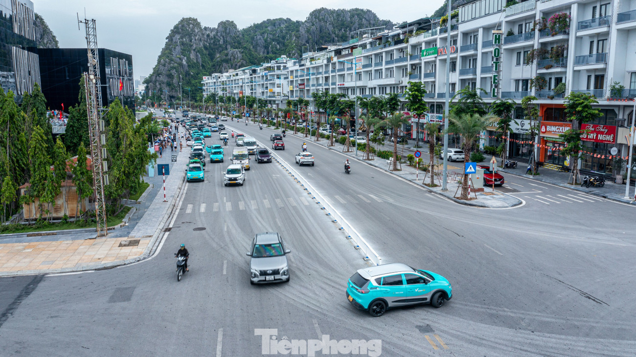 Kỳ lạ dựng hàng rào sắt giữa đường để làm dải phân cách ở Quảng Ninh- Ảnh 17.