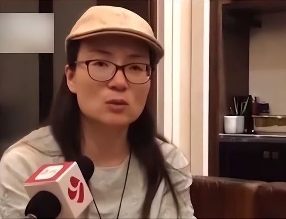 Nữ sinh học giỏi nhất trường nhưng thi trượt ĐH 2 lần, 20 năm sau được báo tin: “Đã có bằng tốt nghiệp, đang làm giáo viên”- Ảnh 2. Nữ sinh học giỏi nhất trường nhưng thi trượt ĐH 2 lần, 20 năm sau được báo tin: “Đã có bằng tốt nghiệp, đang làm giáo viên”- Ảnh 2.