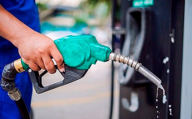 Giá xăng giảm hơn 1.200 đồng/lít từ 15 giờ chiều nay- Ảnh 1.