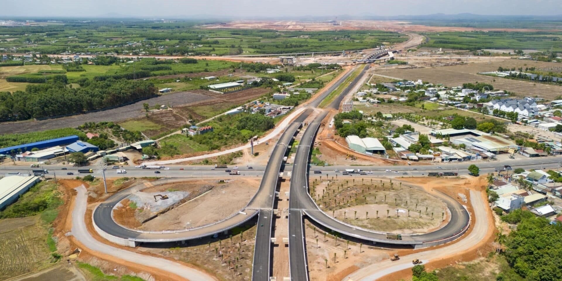 Chuyên gia: Phát triển tổng lực đường sắt, đường bộ và đường thủy để người dân thuận tiện tới sân bay Long Thành- Ảnh 1.